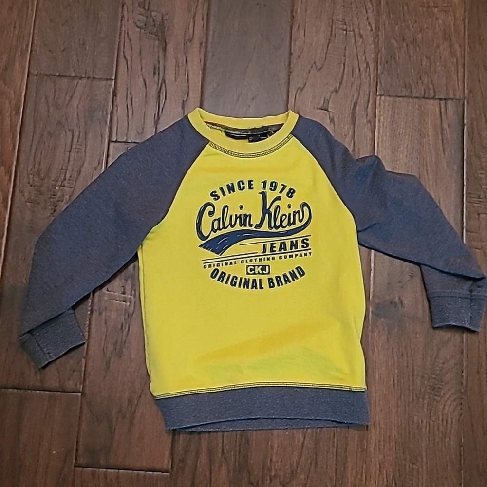 💥3for$12💥 Calvin Klein Jeans boy's lightweight sweatshirt size 4T